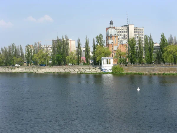 Вид Реку Южный Буг Греко Католическую Церковь Покрова Пресвятой Богородицы — стоковое фото