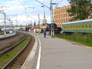 PETROZAVODSK, RUSSIA - 15 Temmuz 2012: Petrozavodsk-Passazhirskiy tren istasyonunun görüntüsü. Karelya