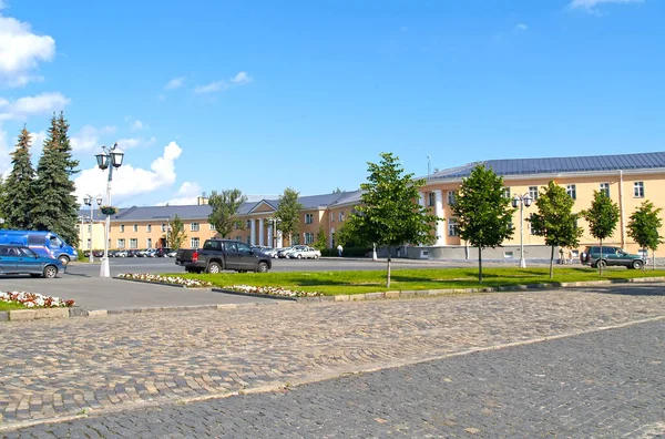 Autos Fahren Über Den Leninplatz Petrosawodsk — Stockfoto