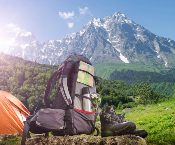 Wanderausrüstung Und Zeltlager Den Bergen — Stockfoto