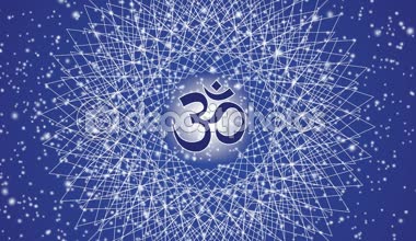 Mandala Aum ile dönen / Om / Ohm işareti mavi yıldızlı gökyüzü karşı beyaz renk. Meditatif desen döndürme. Video.