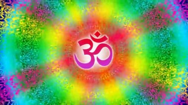 Openwork mandala işareti Aum ile / ohm merkezinde merkezi etrafında döner. Parlak gökkuşağı spektral renkler. Video ekran koruyucu.