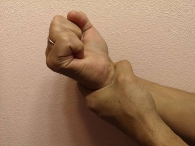 eklem ağrısı erkek elleri güçlü eller yumruklar Boks yaşlılık boğaz elleri