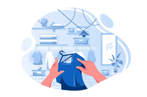 Homem ou mulher plana mão escolhendo T-shirt na loja de roupas . —  Vetores de Stock