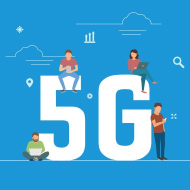 Büyük 5 g sembolün üzerine oturan becerikli olan insanlar. Genç erkek ve kadınların yüksek hızlı kablosuz bağlantı üzerinden hareket eden smartphone 5 g kullanarak ağları insanlar kavramı gösterimi için bağımlı