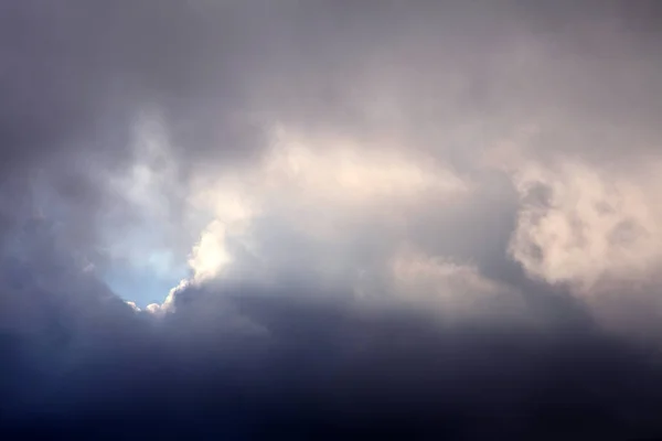 Mörka Molnen Bakgrunder — Stockfoto