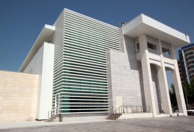 Modern cam ofis mimarisi