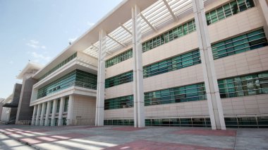 Modern cam ofis mimarisi