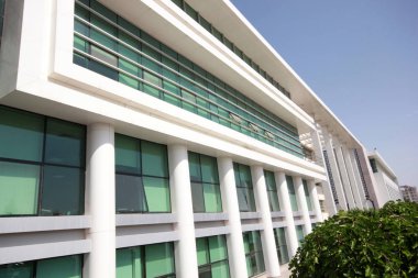 Modern cam ofis mimarisi