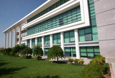 Modern cam ofis mimarisi