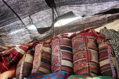 El dokuma yün çuval