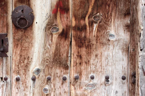 Staré Zvětralé Dřevěné Dveře — Stock fotografie