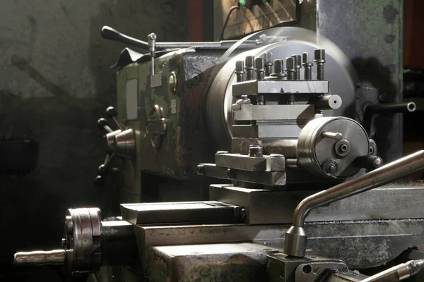 機械産業古い機械は泡立つ — ストック写真