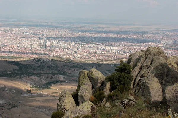 Tepelerden Konya Şehrinin Görünümü — Stok fotoğraf