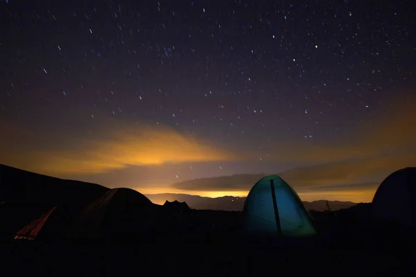 Camping Noturno Sob Estrelas — Fotografia de Stock