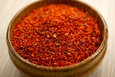 Baharatlar: Kasede kurutulmuş kırmızı biber.