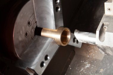 CNC Torna İşlemi. Metal endüstrisi. 