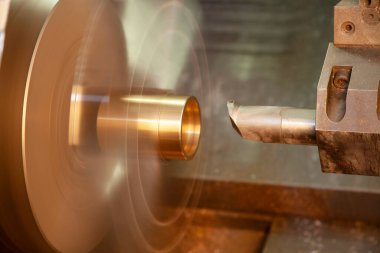 CNC Torna İşlemi. Metal endüstrisi. 