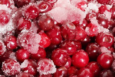 Organik vişne reçeli hazırlanıyor. Ev yapımı siyah kiraz reçeli. 