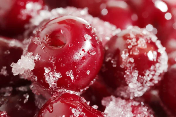 Organik vişne reçeli hazırlanıyor. Ev yapımı siyah kiraz reçeli. 