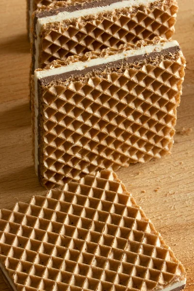 Knusprige Waffeln Mit Schokolade Und Haselnusscreme — Stockfoto