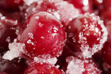 Organik vişne reçeli hazırlanıyor. Ev yapımı siyah kiraz reçeli. 