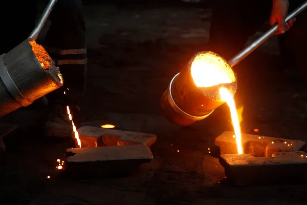 Vloeibaar Gesmolten Staal Industrie Gieten Smelten Vormen Gieterijen — Stockfoto