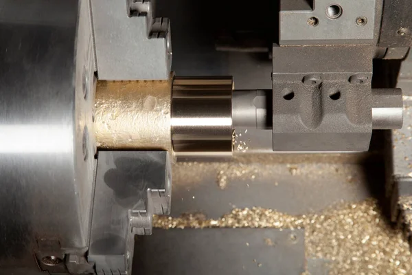 CNC Torna İşlemi. Metal endüstrisi. 
