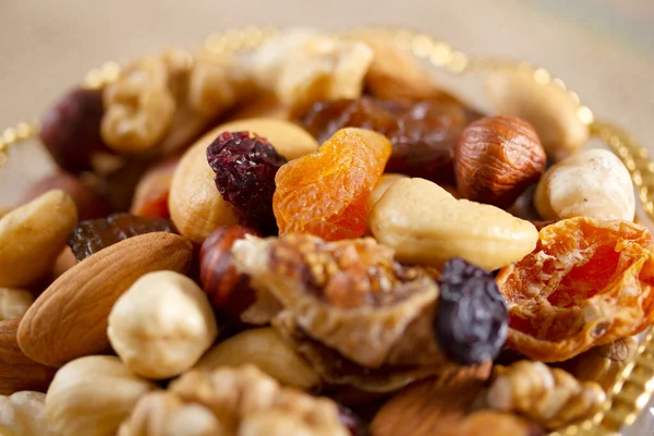 Mixed Nuts Glass Plate Healthy Natural Nutrition Cashew Almond Hazelnut — Stock Photo, Image