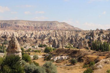 Goreme, Kapadokya, Türkiye yakınlarındaki Zemi Vadisi 'nde alışılmadık kayalar