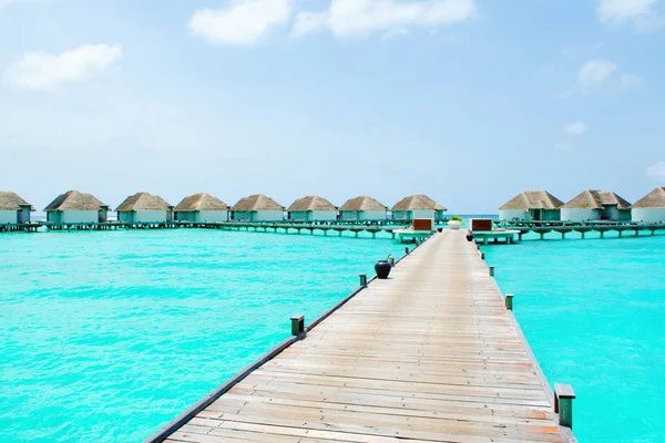 Lhaviyani Atoll, Maldives - 12 Temmuz 2018: Su Villa lüks otel, Kanuhura Adası üzerinde güzel manzara