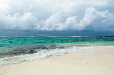 Hint Okyanusu fırtınada peyzaj