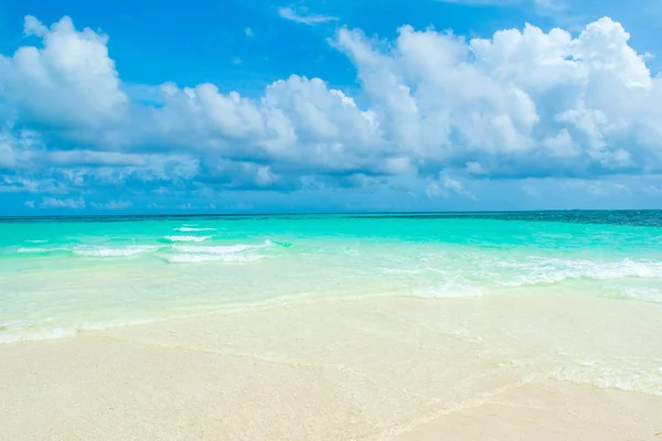 Hermosa Playa Arena Isla Deshabitada Océano Índico Maldivas — Foto de Stock