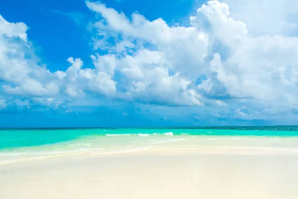 Bela Paisagem Azul Turquesa Claro Oceano Índico Ilhas Maldivas — Fotografia de Stock