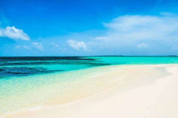 Bela Paisagem Azul Turquesa Claro Oceano Índico Ilhas Maldivas — Fotografia de Stock