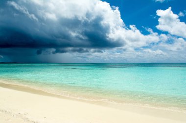 Hint Okyanusu fırtınada peyzaj