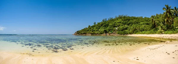 砂浜の美しい熱帯風景,セーシェル — ストック写真