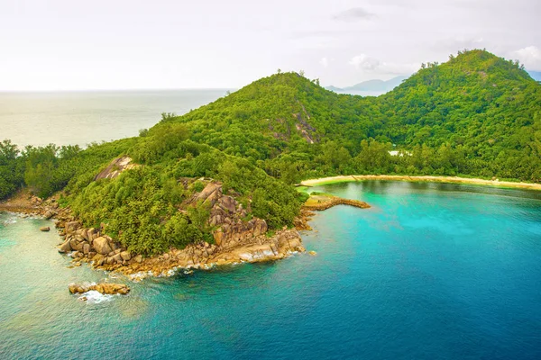 热带马河岛和美丽的泻湖的鸟瞰图 — 图库照片