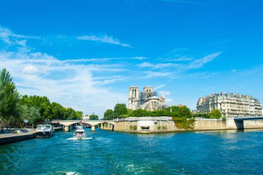 Seine Nehri ve Notre Dame de P dolgu lu peyzaj