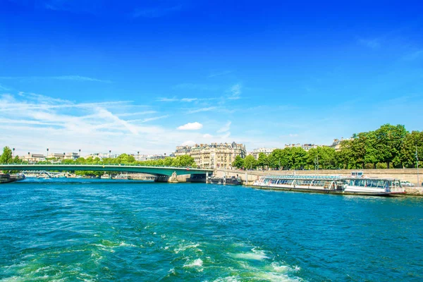 Пейзаж з Альма-Брідж, Париж — стокове фото