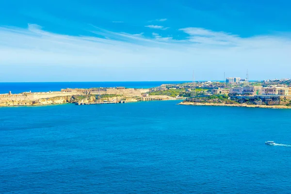 Landschap met oud Fort Rinella, Kalkara, Malta — Stockfoto