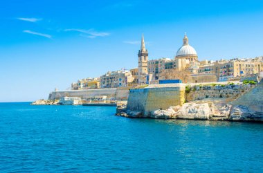 Valletta 'nın panoramik manzaralı güzel bir manzara.