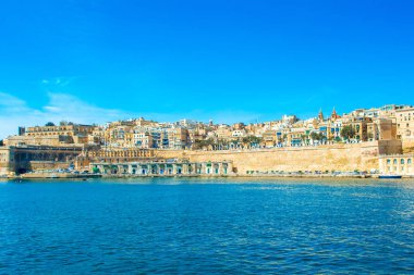 Eski Valletta manzarası eski binalar ve Grand Harbour
