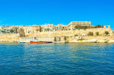 Eski Valletta manzarası eski binalar ve Grand Harbour