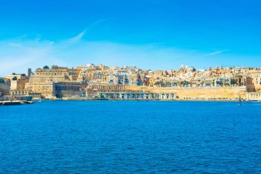 Valletta 'nın panoramik manzaralı güzel bir manzara.