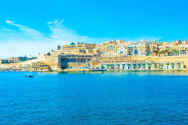 Eski Valletta manzarası eski binalar ve Grand Harbour