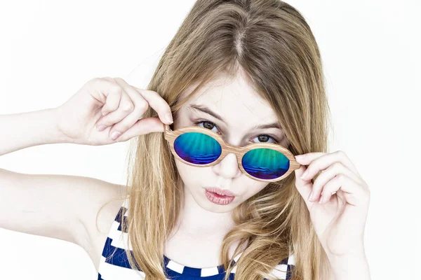 Blond Girl Standing White Wall Green Sunglasses — Stock Photo, Image