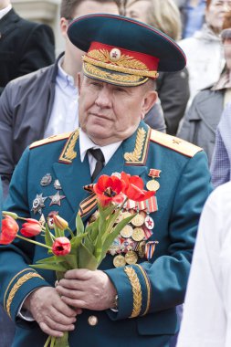 Samara, Rusya - 9 Mayıs 2017: Rus genel on yıllık Zafer Bayramı geçit töreninde kutlama