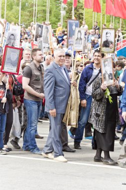 Samara, Rusya - 9 Mayıs 2017: Alay ölümsüz alayın insanlarda yıllık zafer günü