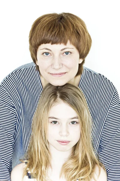 美丽幸福的母亲和女儿的特写肖像 — 图库照片